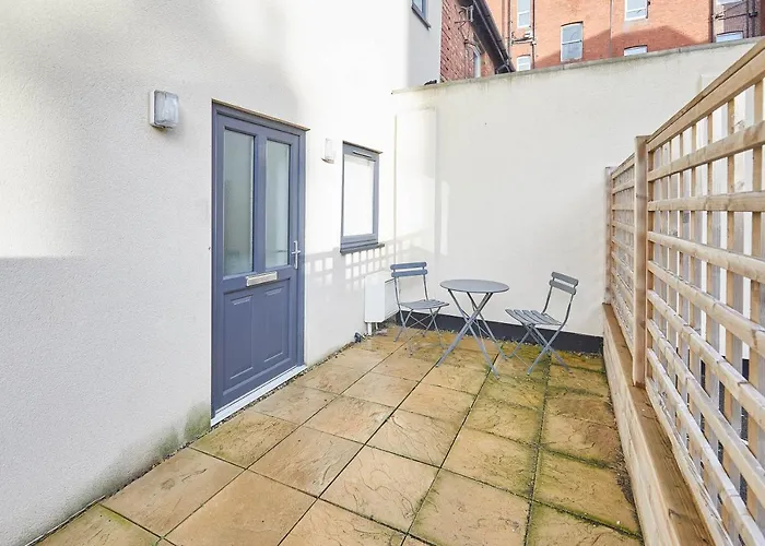 Host & - Welton View